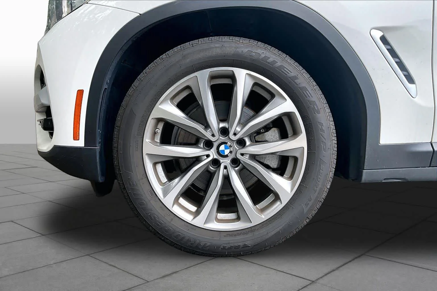 Used 2018 WHITE BMW xDrive30i image 10
