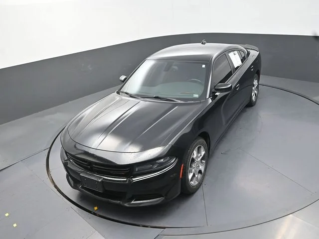 Used 2016 Black Dodge SXT image 13