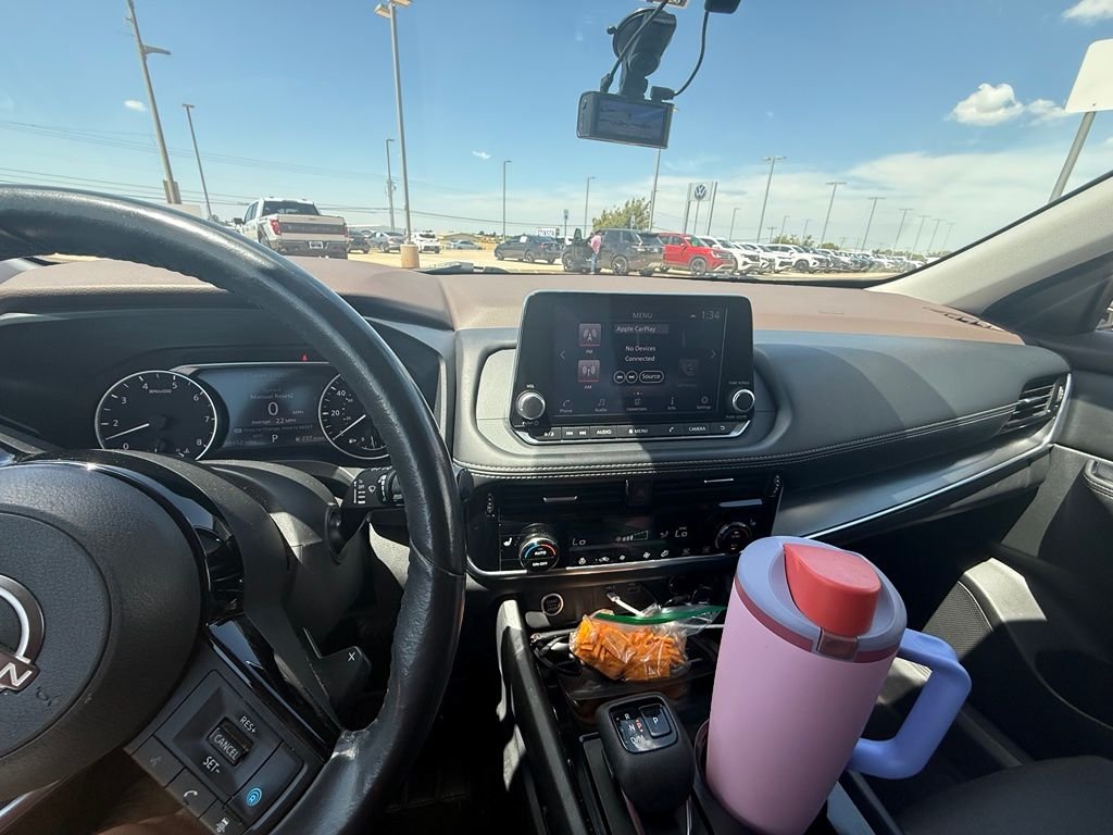 Used 2022 Super Black Nissan SV image 11