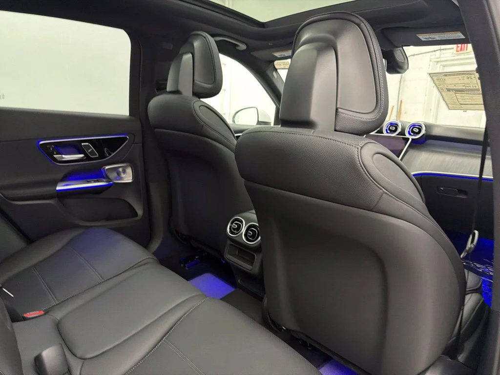 New 2027 White Mercedes-Benz GLC 300 image 27
