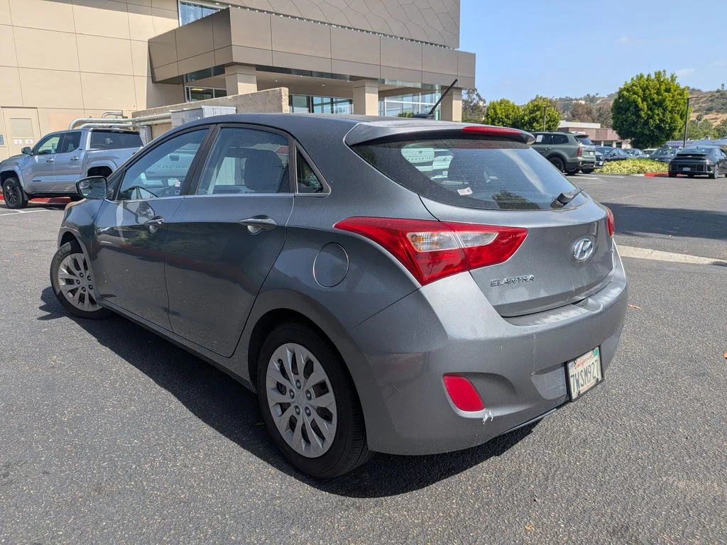 Used 2017 Gray Hyundai Base image 5