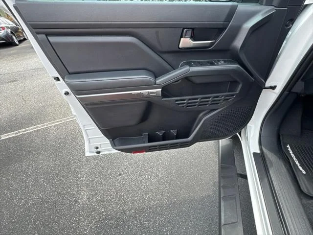 Certified Used 2025 ICE CAP Toyota  image 10