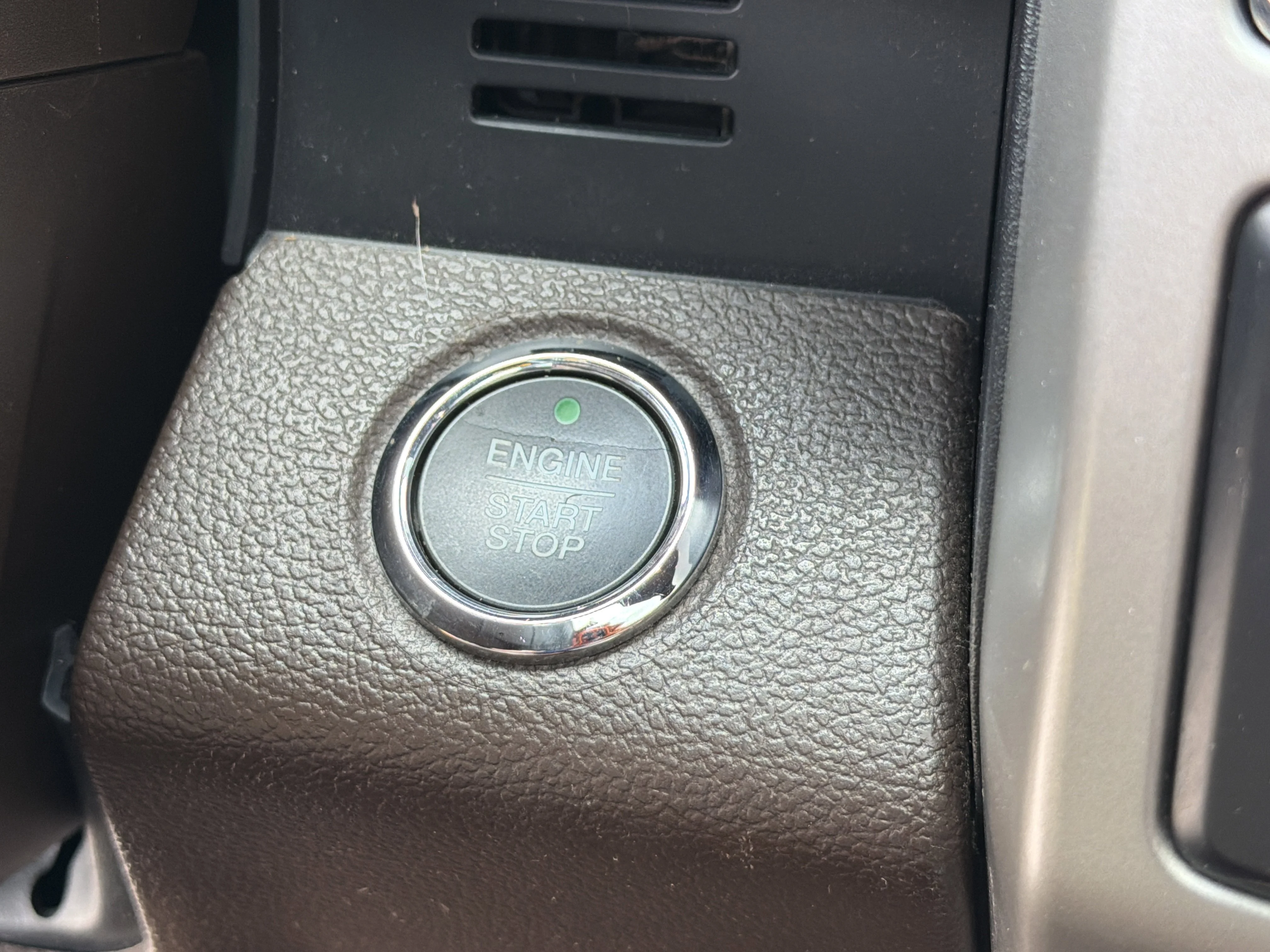 Used 2018 White Gold Ford King Ranch image 29