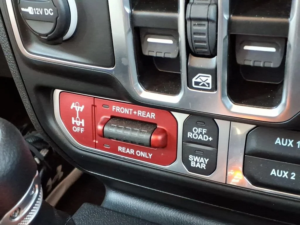 Used 2025 Red Jeep Rubicon image 18