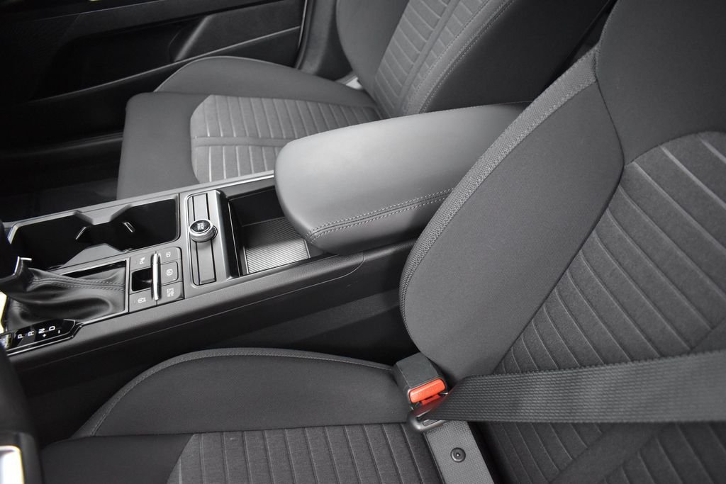 Certified Used 2025 Snow White Pearl Kia LXS image 10
