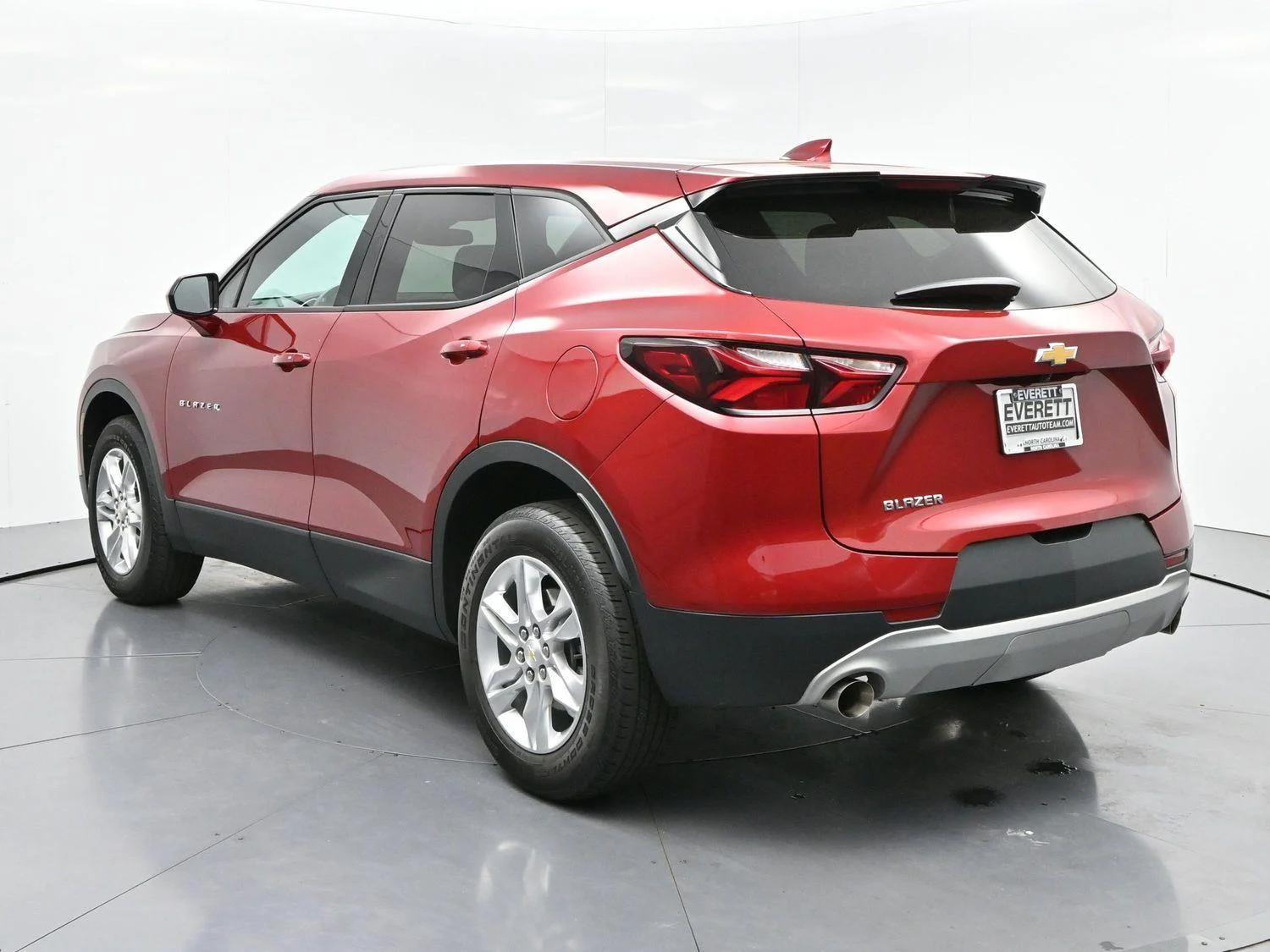 Used 2022 Cherry Red Tintcoat Chevrolet 2LT image 5