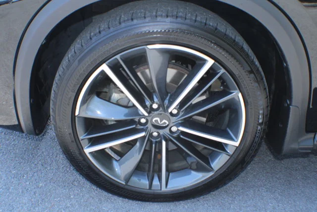 Used 2025 Black Obsidian INFINITI SPORT image 5