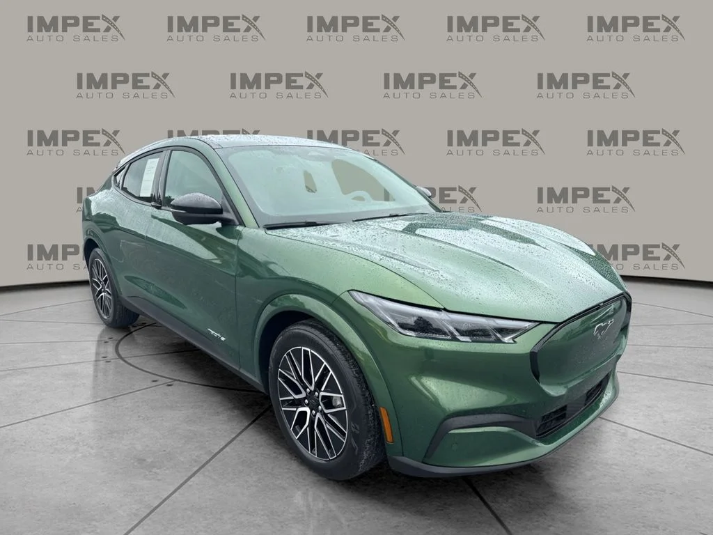 Used 2025 Green Ford Premium image 7
