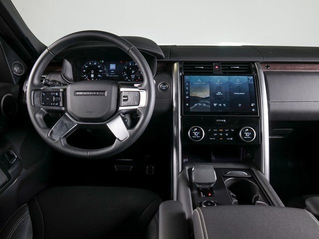 Certified Used 2025 Santorini Black Metallic Land Rover Dynamic SE image 11