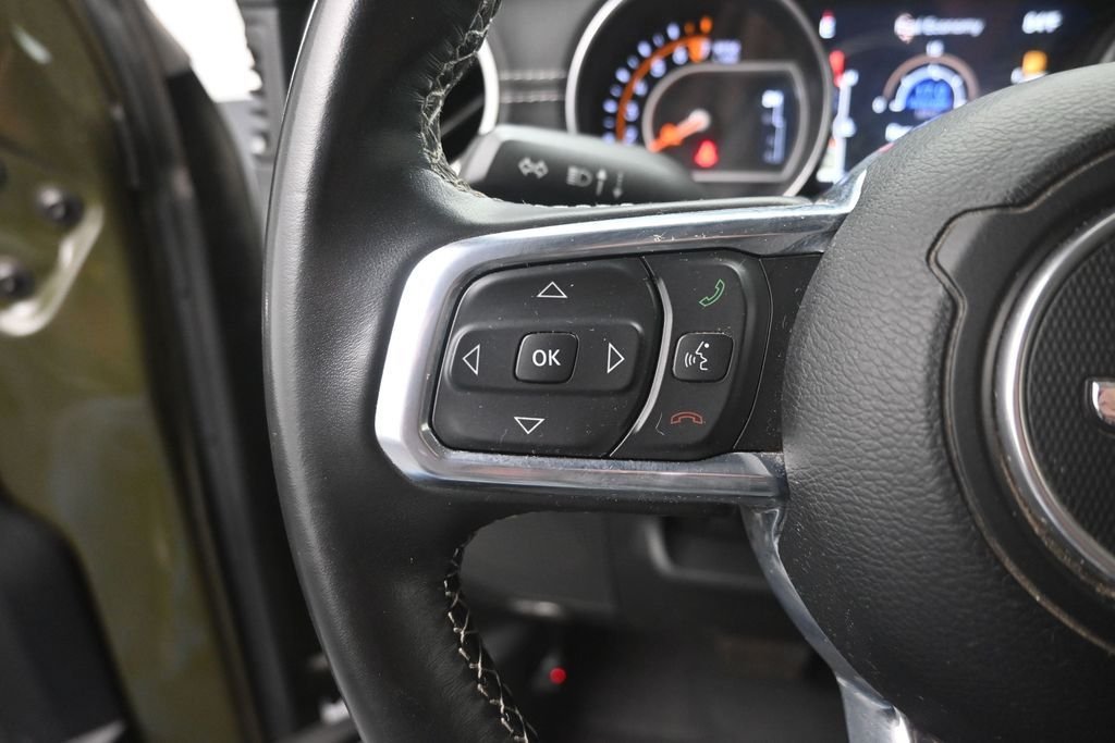 Used 2022 Green Jeep Overland image 7