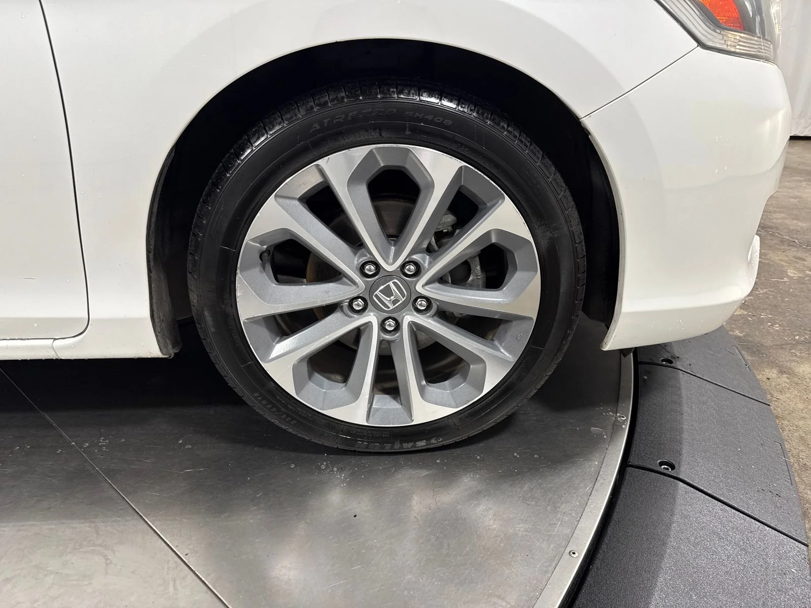 Used 2015 White Honda Sport image 14