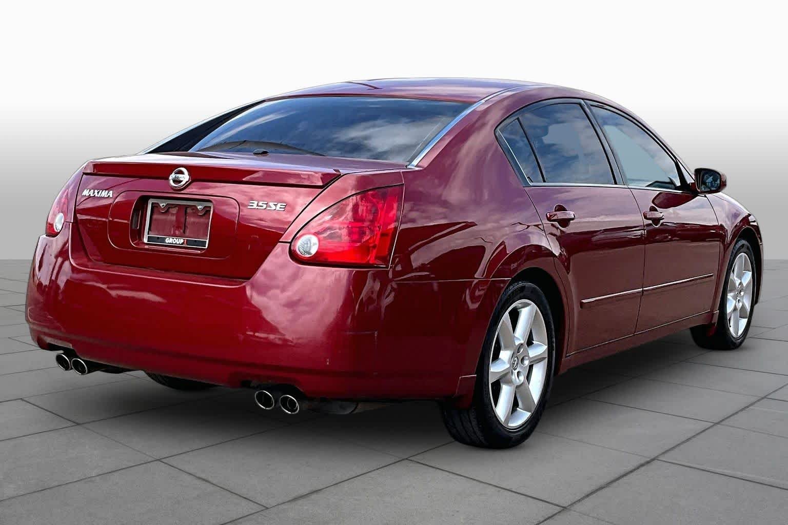 Used 2004 Red Opulence Metallic Nissan SE image 12