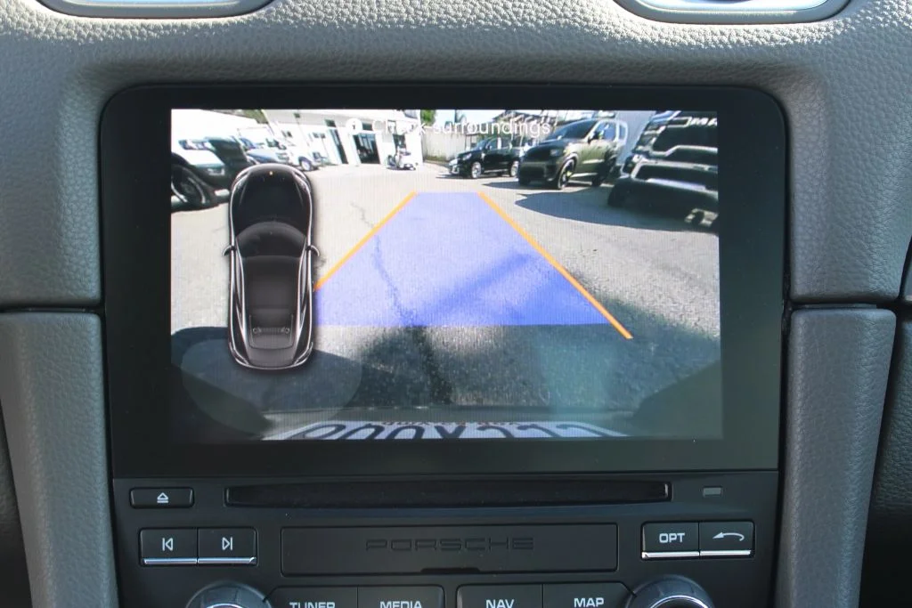 Used 2018  Porsche Base image 20