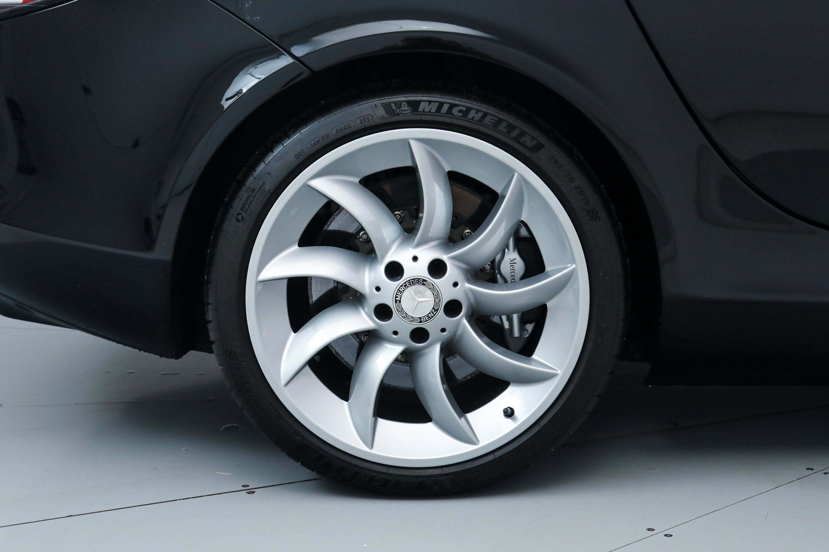 Used 2006 Black Mercedes-Benz  image 38