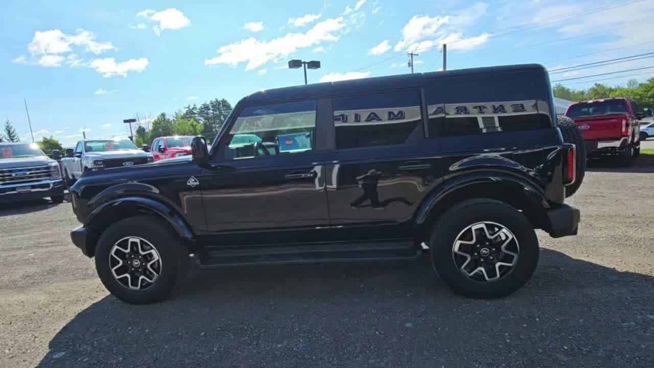Certified Used 2025 Shadow Black Ford Outer Banks image 5