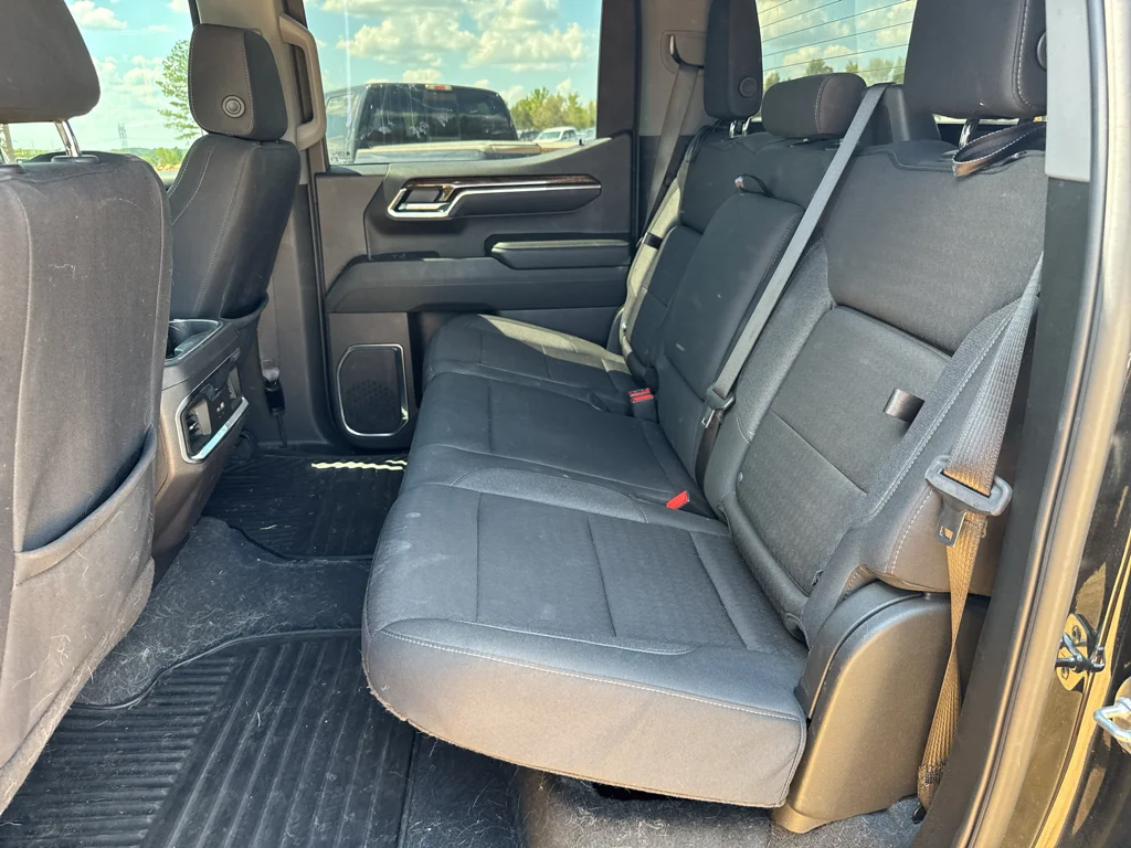 Used 2025 Onyx Black GMC Elevation image 7