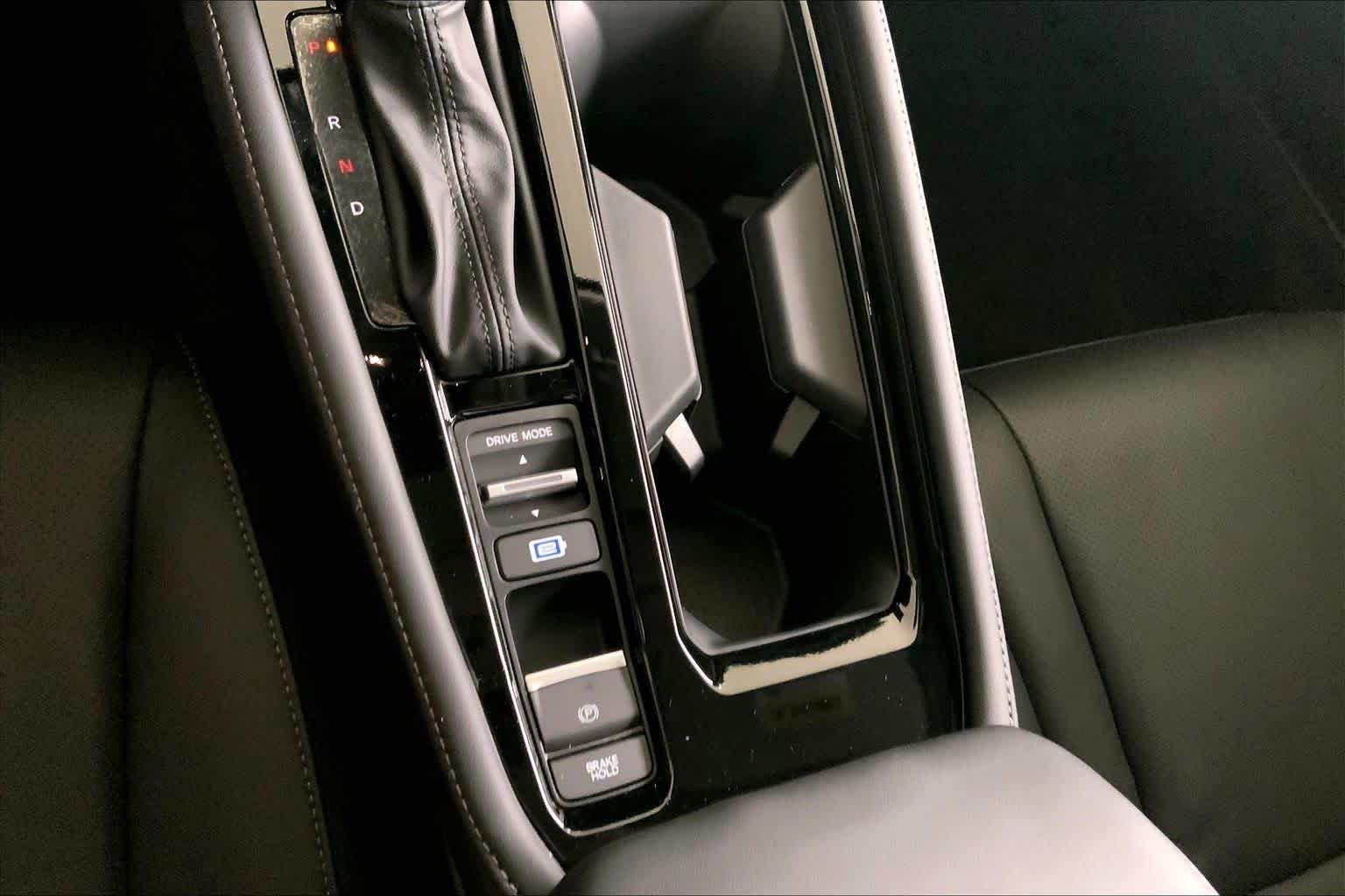 New 2026 Platinum White Pearl Honda Touring Hybrid image 18