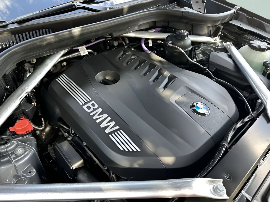 New 2026 Skyscraper Grey Metallic BMW sDrive40i image 30