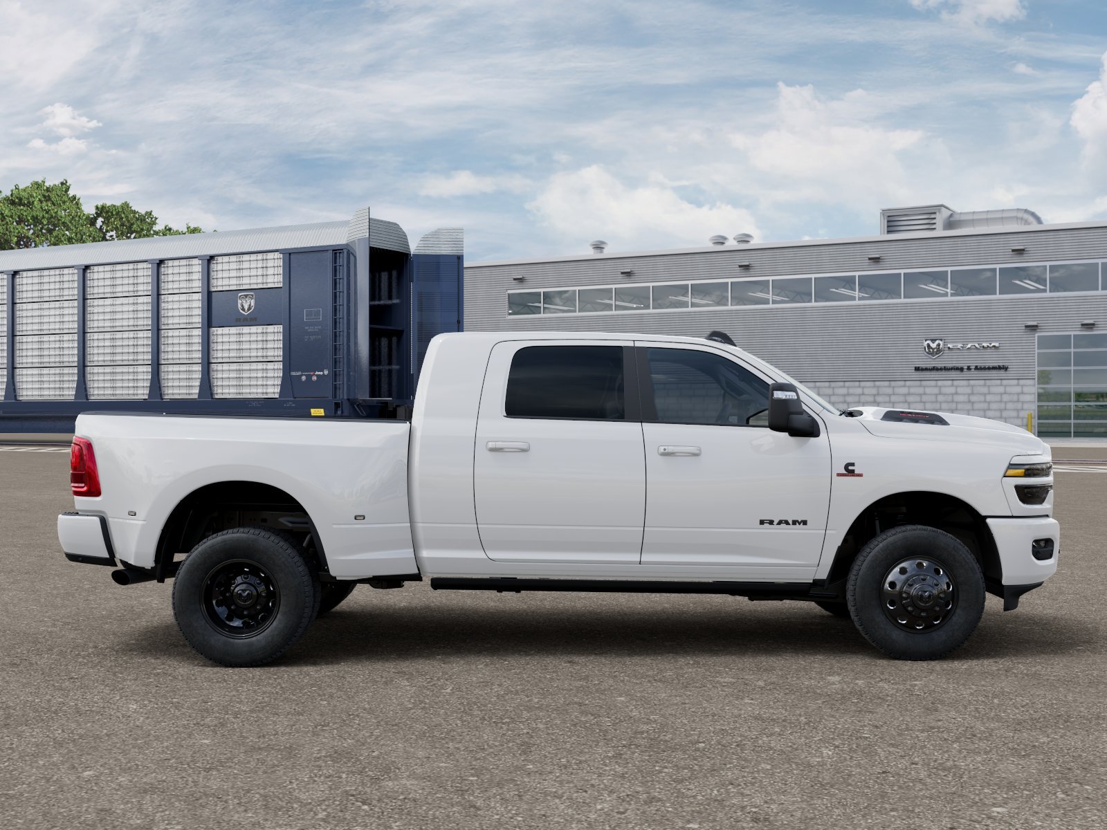 New 2026 Bright White Clear-Coat Exterior Paint RAM Laramie image 12