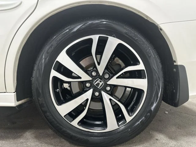 Certified Used 2019 White Diamond Pearl Honda Elite image 11