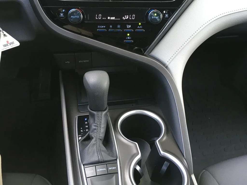 Used 2023 White Toyota LE image 16