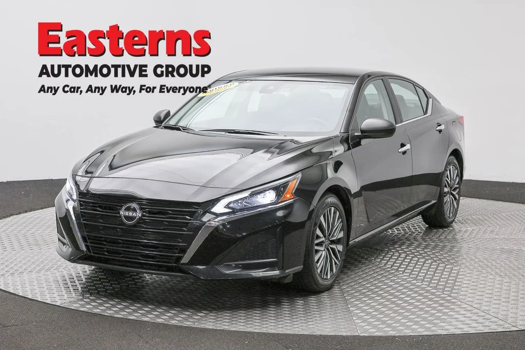 Used 2025 Black Nissan 2.5 SV image 1