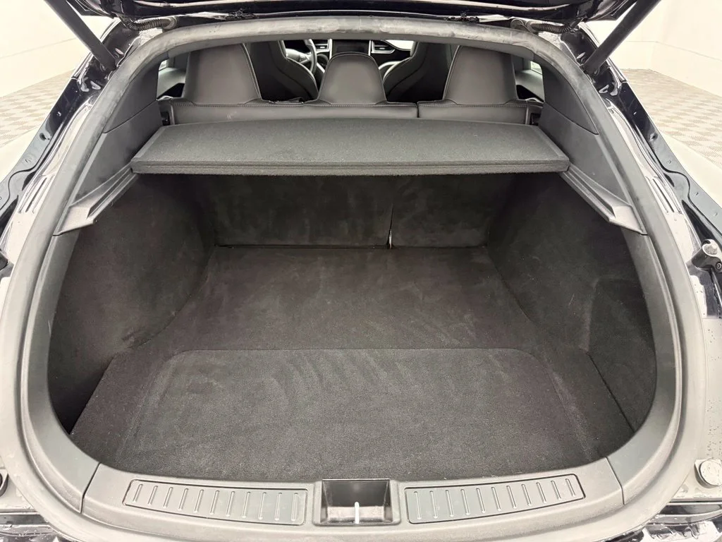 Used 2018 Black Tesla 75D image 9