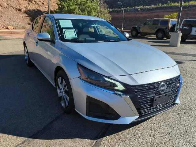 Used 2023 Silver Nissan 2.5 S image 3