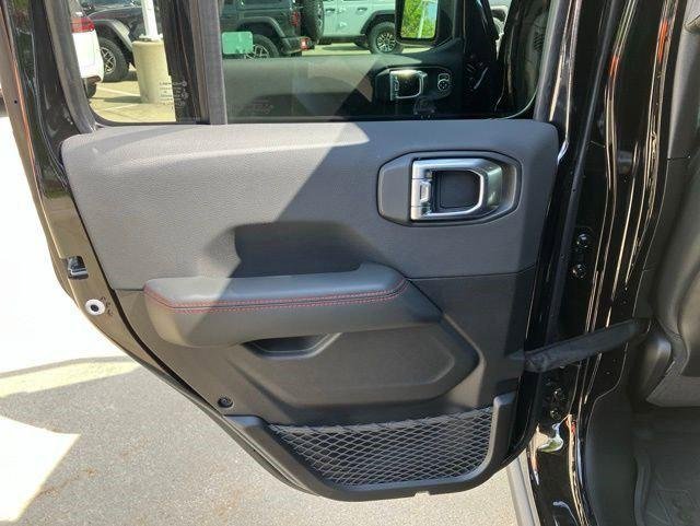 New 2026 Black Clear-Coat Exterior Paint Jeep Rubicon image 21