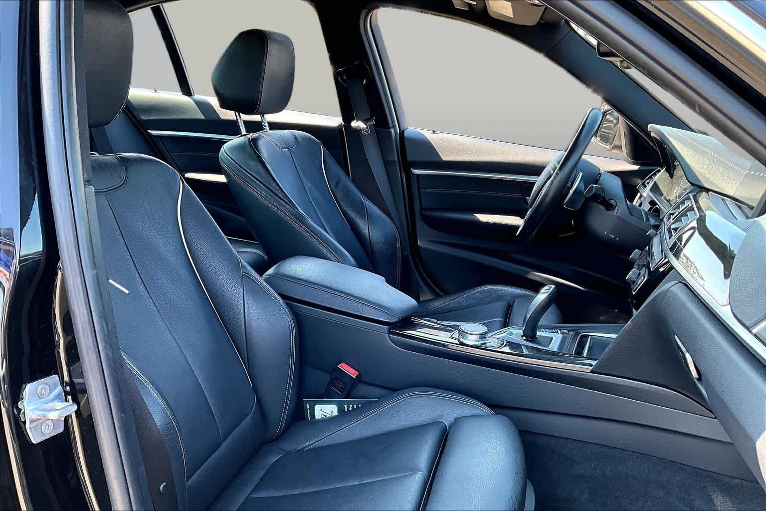 Used 2018 Black Sapphire Metallic BMW 330e iPerformance image 8