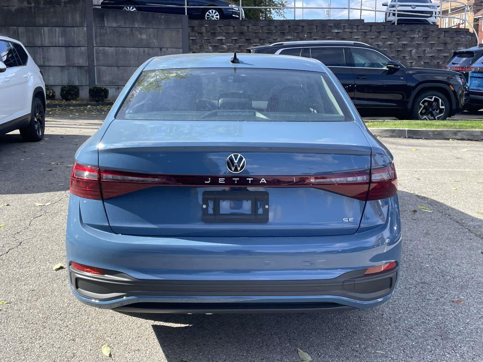 New 2027 MONTEREY BLUE PEARL Volkswagen SE image 8