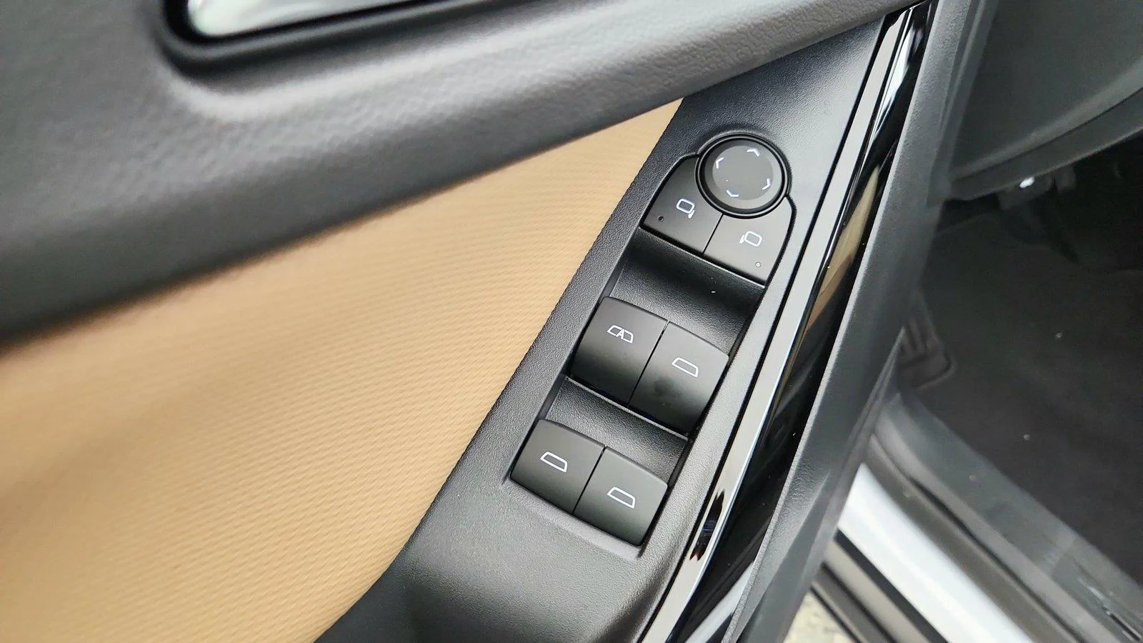 2027 Chevrolet Equinox ACTIV - Photo 24