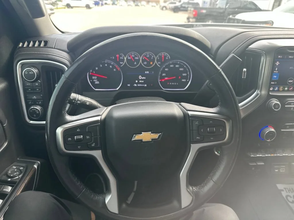 Used 2022 Iridescent Pearl Tricoat Chevrolet LT image 13