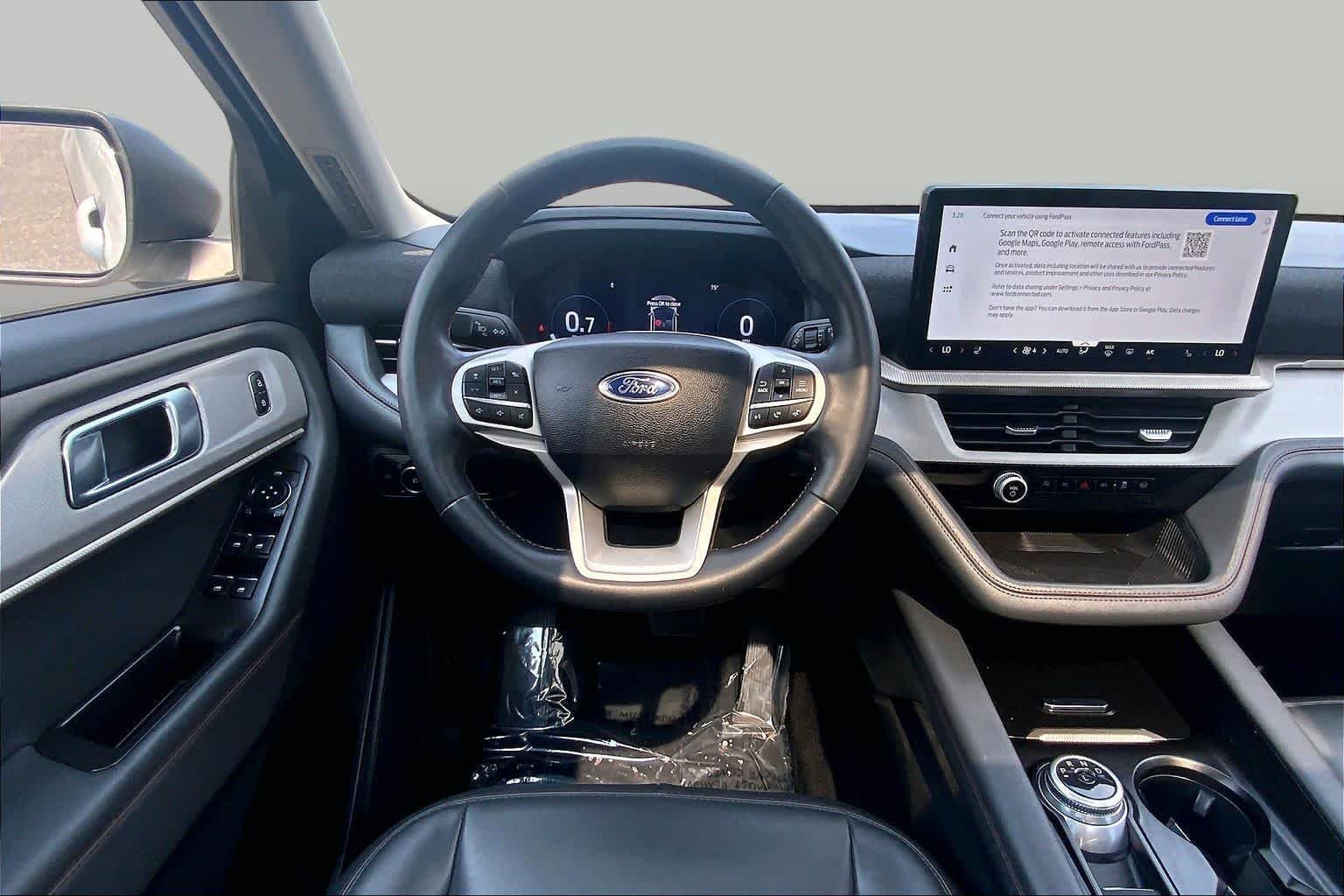 Used 2025 Star White Ford Active image 6