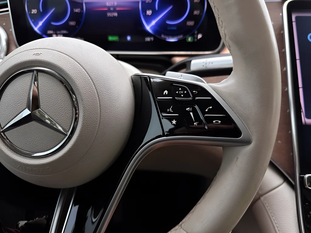 Used 2023 White Mercedes-Benz 450 image 13