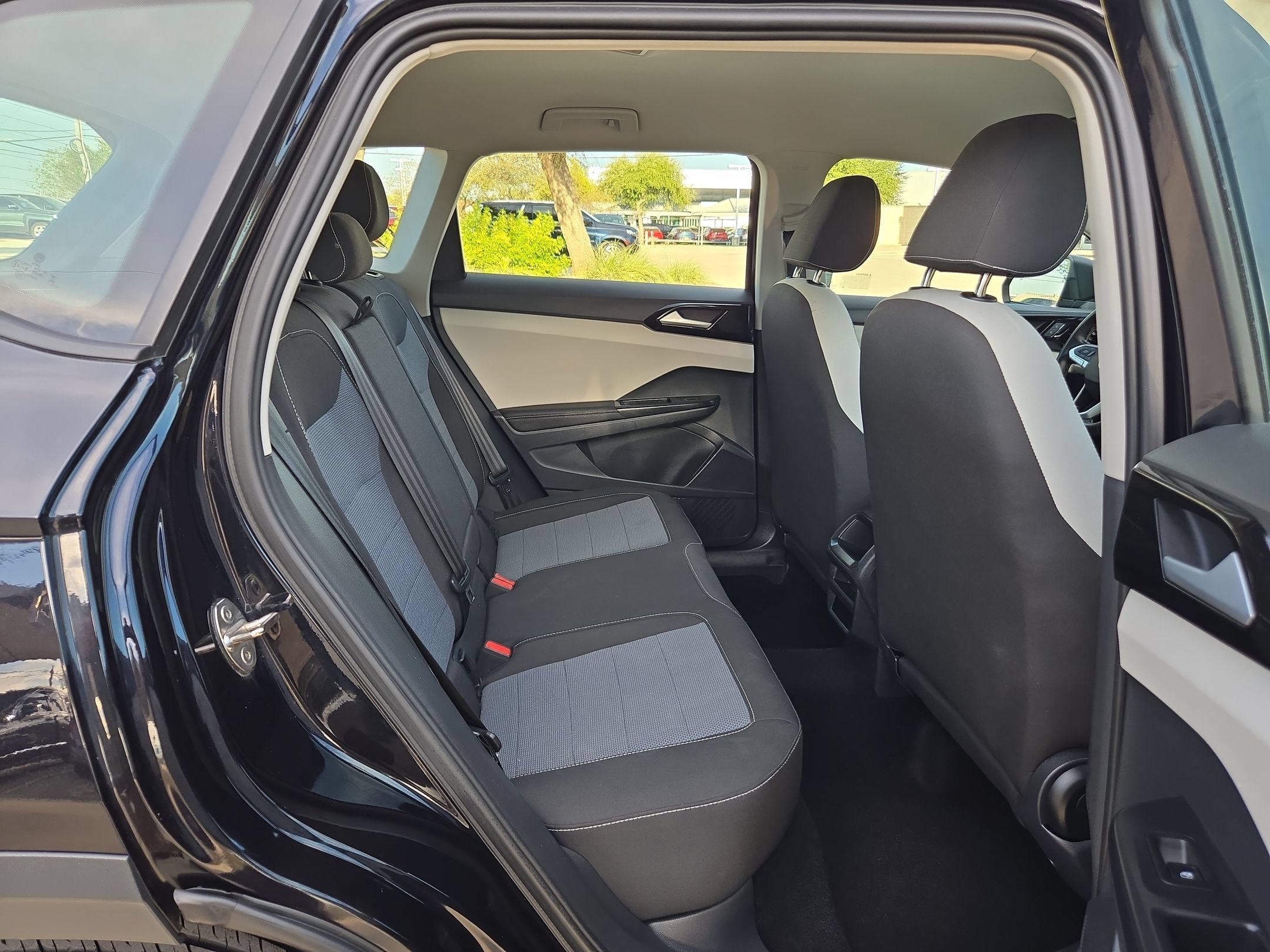 2025 Volkswagen Taos S - Photo 24