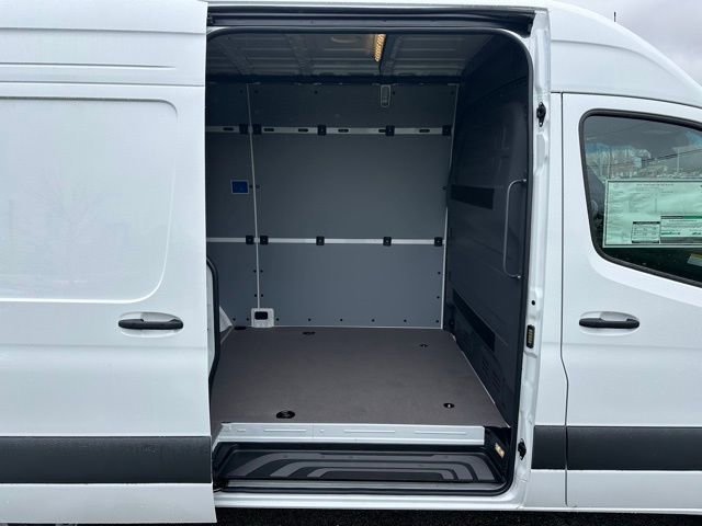 New 2026 Arctic White Mercedes-Benz Cargo 144 WB image 64
