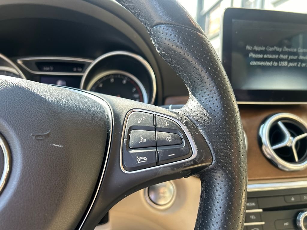 Used 2018 Black Mercedes-Benz GLA 250 image 13