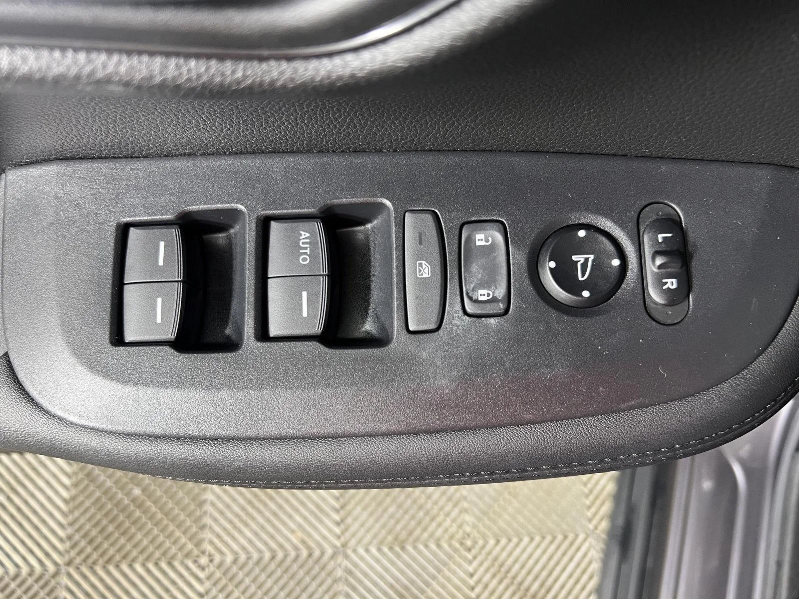 Used 2024 Modern Steel Metallic Honda LX image 13