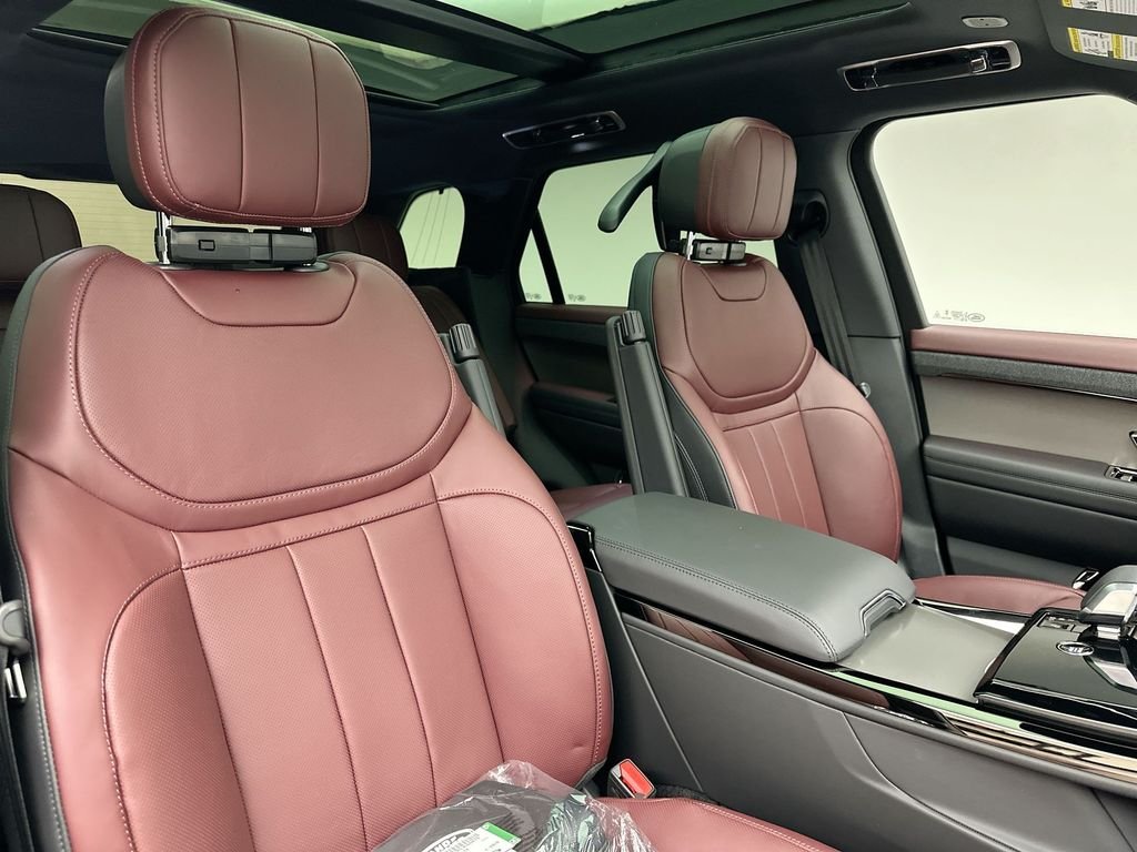 New 2026 Fuji White Land Rover Dynamic SE image 6