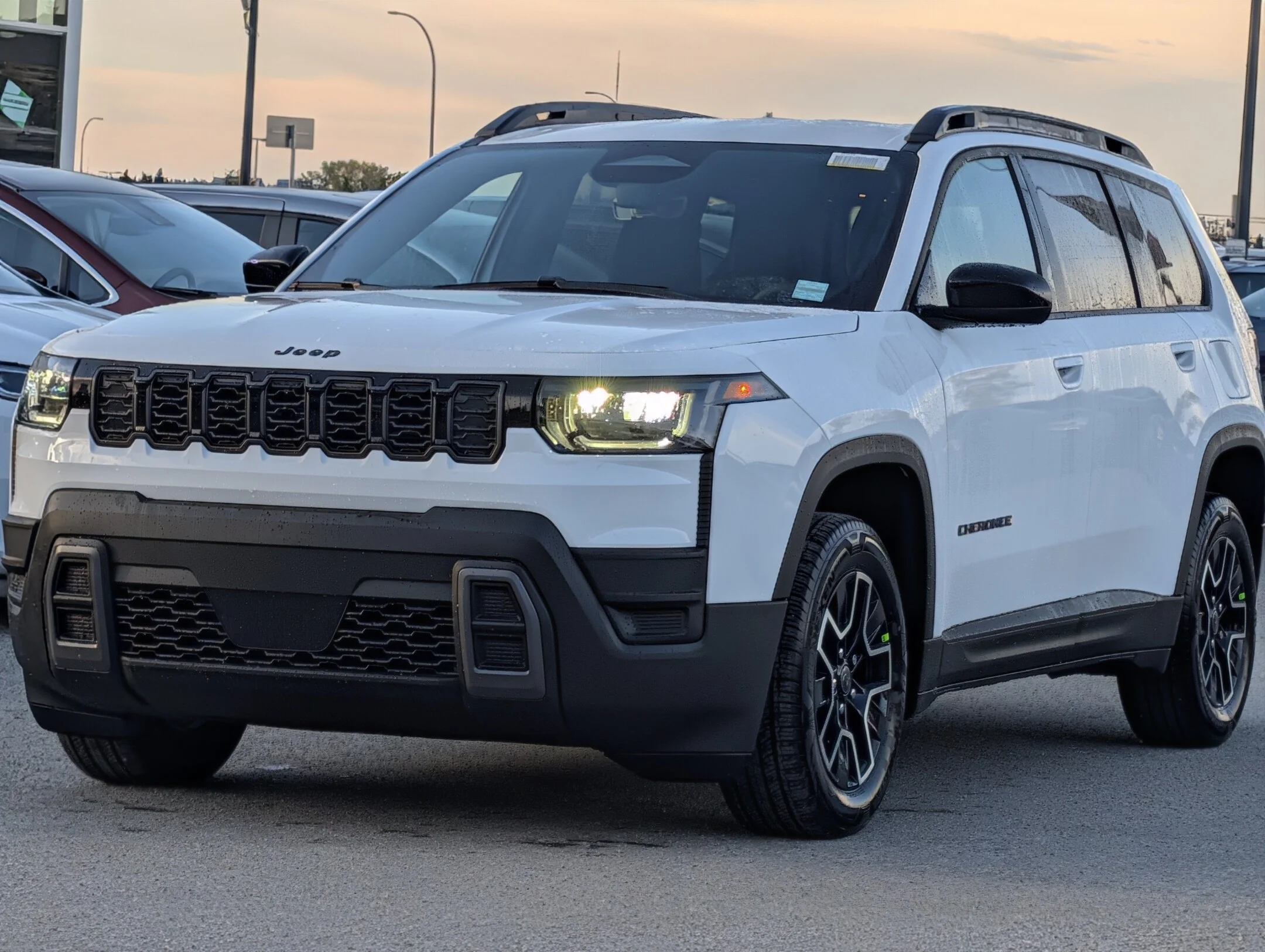 New 2026 White Jeep - - Hybrid - Adaptive Cruise - 12.3 Display - Heated Seats - Blind Spot Monitor & More! image 4