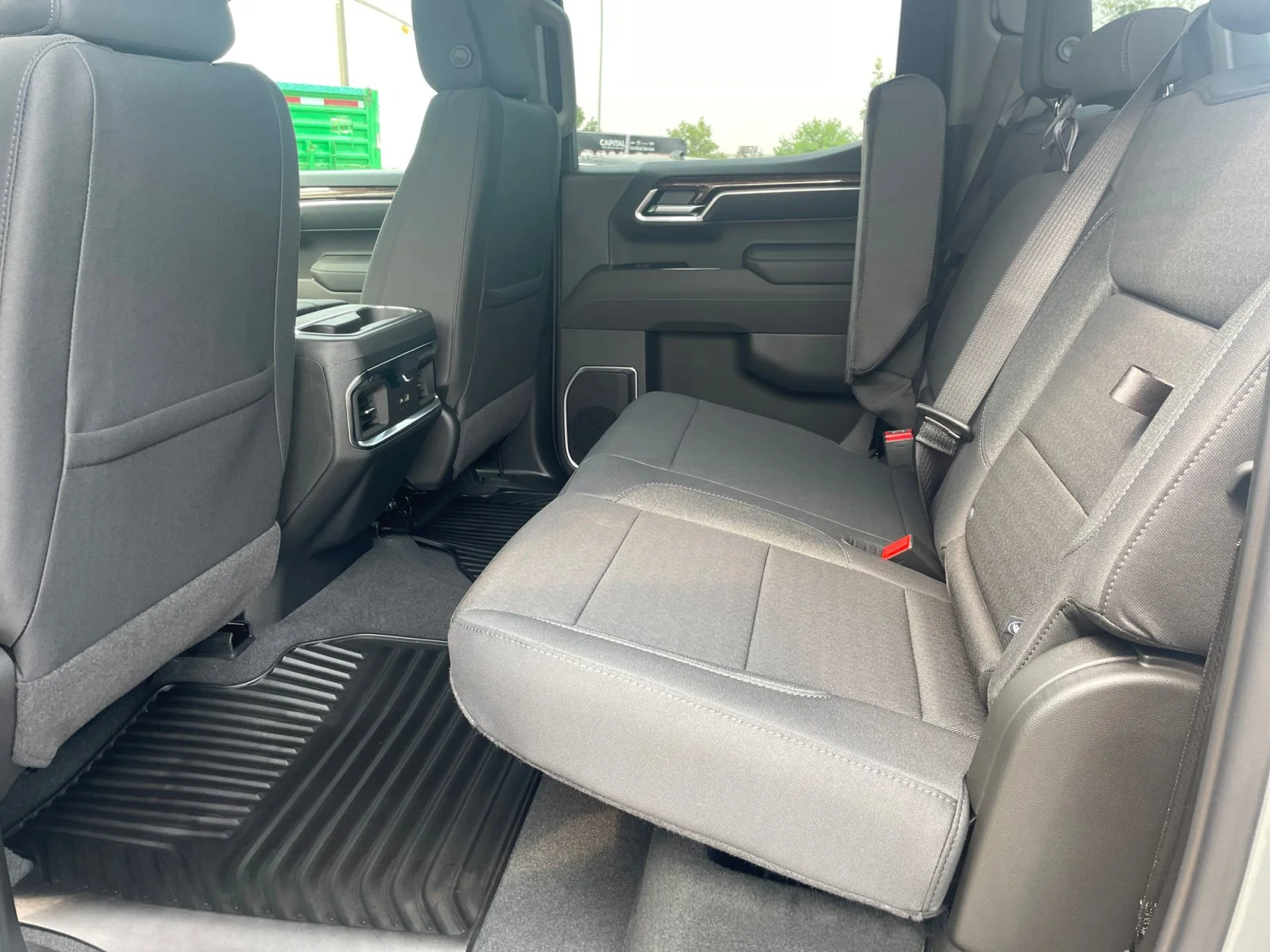 New 2026 Sterling Metallic GMC Elevation image 17