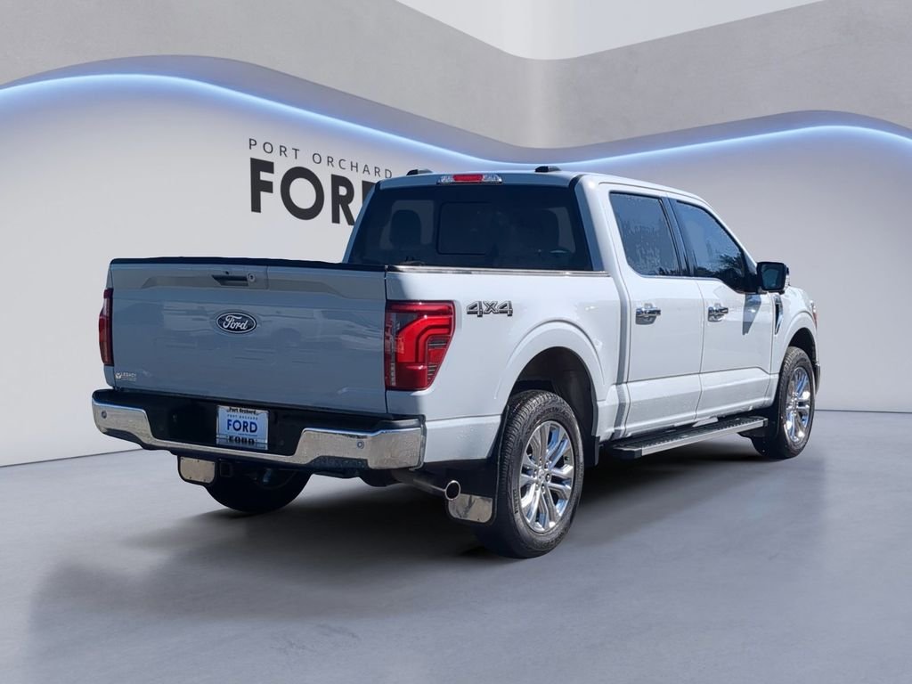 Used 2024  Ford Lariat image 7