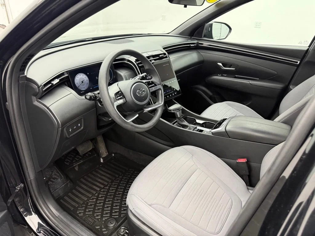 Used 2024 Black Hyundai SEL image 18