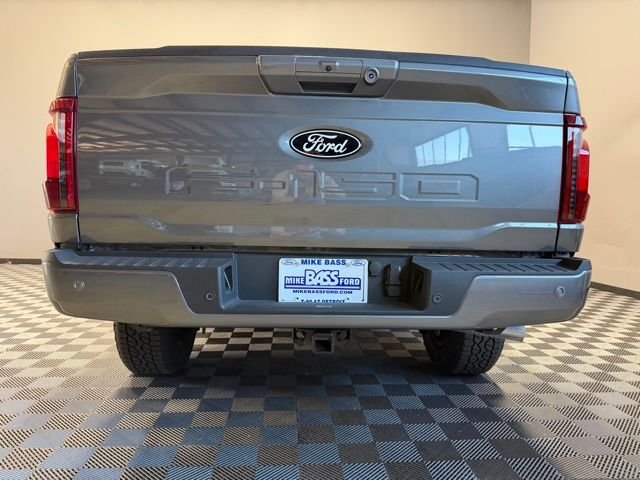 New 2026 Carbonized Gray Metallic Ford XLT image 10