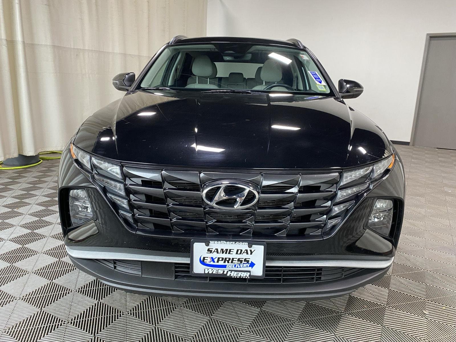 Used 2024 Black Pearl Hyundai SEL image 5
