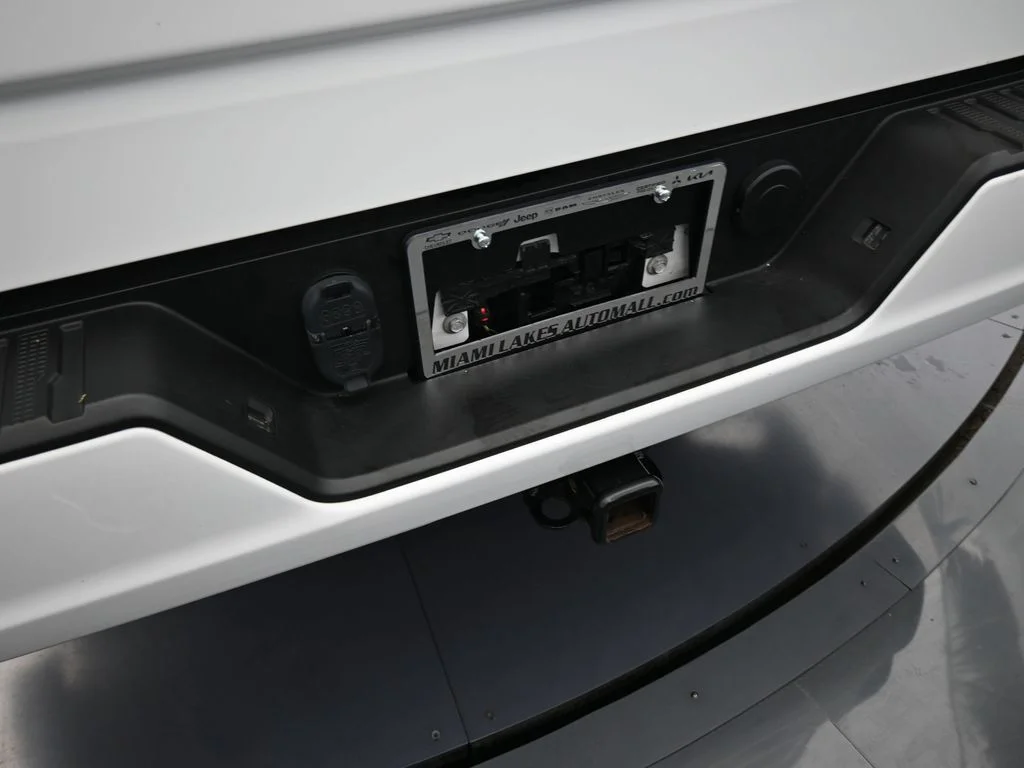 Used 2023 Summit White Chevrolet RST image 39