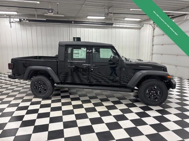 2026 Jeep Gladiator Sport Auto's photo