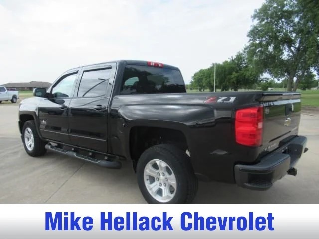 Used 2018 BLACK Chevrolet LT image 3