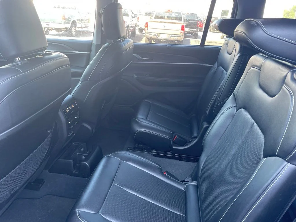 Used 2023 White Jeep Limited image 12